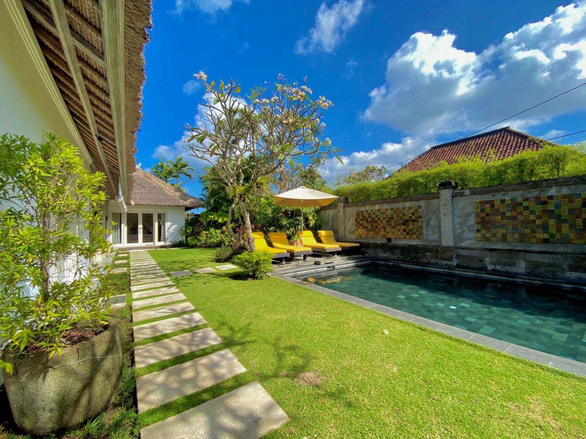 Serene Villas Seminyak Exterior foto
